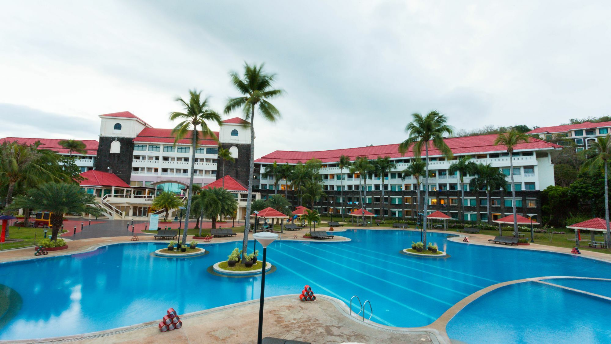 Canyon Cove Hotel And Spa Nasugbu Kültér fotó